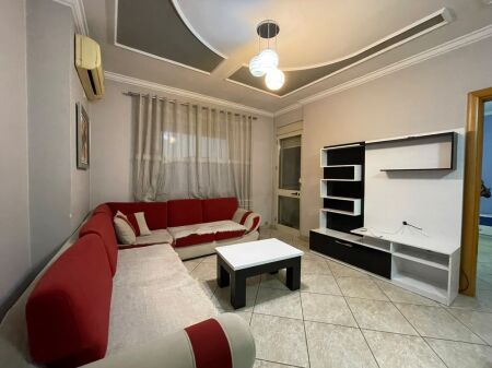 Apartament 2+1 per qira prane Hotel Marinaj ne Astir.