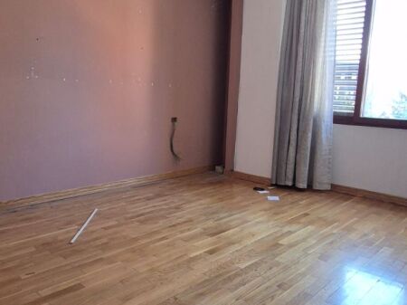 Shitet apartament 2+1+2 tek 21 dhjetori. Rr.Muhamet gjollesha