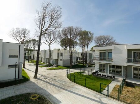  APARTAMENT 2+1 NË SHITJE – GJIRI I LALZIT PERLA RESORT 250,000 €
