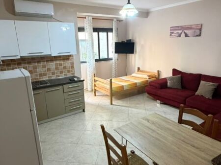 JEPET ME QERA APARTAMENT 1+1 STACIONI I PARE PLAZH, DURRES