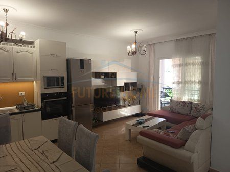 Shitet, Apartament 1+1, Unaza e Re, Tiranë