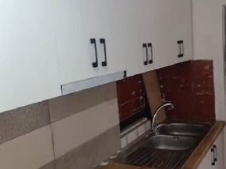 Qera | Hyrje Private 2 + 1 | Spitali Amerikan 2 – Rruga Anthim Konomi | 500 €/muaj