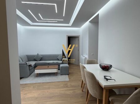 JEPET APARTAMENT 1+1+BLK ME QIRA TE PORTA TIRANA E RE, SAUK 700 EURO