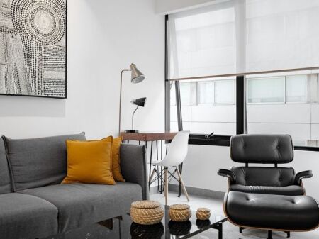 Perball Kopshtit Zologjik, jepet me qera apartament modern 1+1.