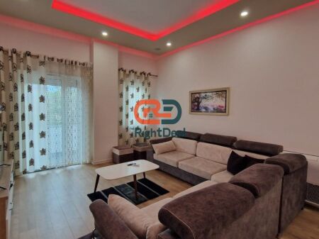 Cmim Okazion !! Tek Liqeni I Thate, Shitet Super Apartament 2+1, Me Planimetri Dhe Vendndodhje Perfekte !!