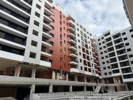 Shitet, Apartament 2+1+2, Rezidenca Space City, Tiranë.  