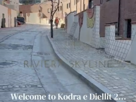 Shitet triplex tek Kodra e diellit 2