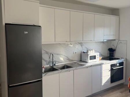  SHITET APARTAMENT 1+1 ME BALLKON – RRUGA BARDHYL, BRRYL
