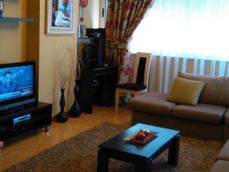  SHITET APARTAMENT 1+1 – RR. KONGRESI I MANASTIRIT