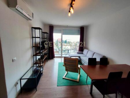 SHESIM APARTAMENT 1+1 PRANË BLLOKUT TË AMBASADAVE DHE RRUGËS SË KAVAJËS!