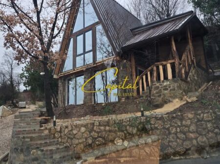 AGOTURIZEM ME QIRA 60.000 M2 IBE E SIPERME 10.000 EURO