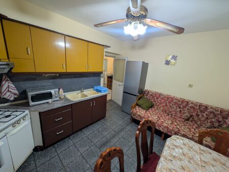 Apartament 3+1 me qera ne Rrugen Gjon Buzuku ID 5694