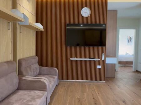 APARTAMENT 1+1 ME QERA – LUNGOMARE, VLORË