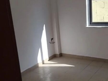 APARTAMENT ME QERA 2+1 RRUGA E DIBRES 50.000 LEKE FH-95277