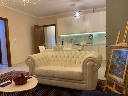  SHITET APARTAMENT 3+1+2 PRANË RADISSONIT, LIQENI I THATË! 