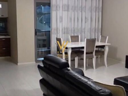 JEPET APARTAMENT 2+1+2+BLK ME QIRA TE RRUGA E KOSOVAREVE 1.200 EURO
