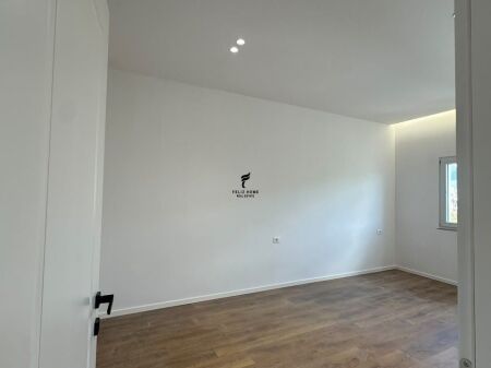 SHITET APARTAMENT 1+1 RRUGA BARDHYL 13.700.000 LEKE  FH-95389