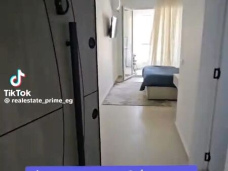 Shitet Apartament garsioniere