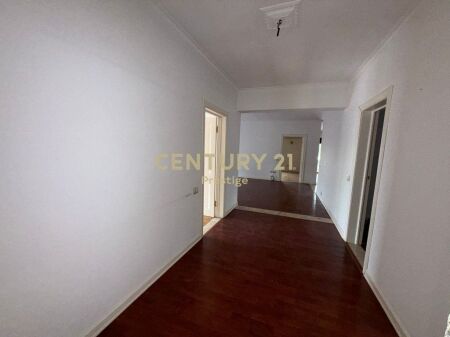 Office Space for Rent – Near the “Air Albania” Stadium 450m2.