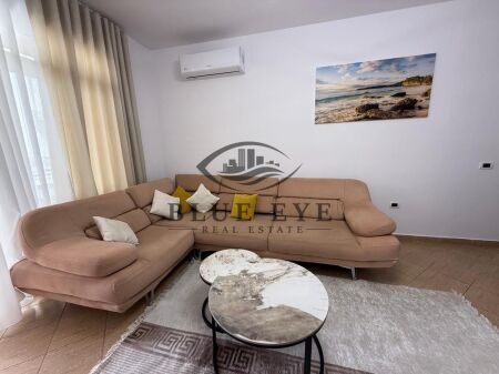 Jepet me qira apartament 2+1+1 pranë Tregut Veror, Plazh – Durrës!