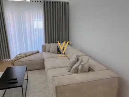 JEPET APARTAMENT 3+1+BLK ME QIRA TE RRUGA E KOSOVAREVE 2.300 EURO
