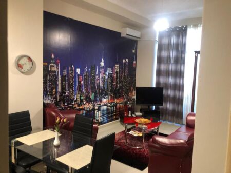 Jepet apartament 1+1 me qira tek Pazari i Ri  ! 600 mije leke !