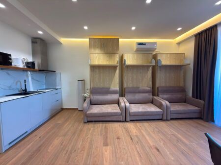 APARTAMENT 1+1 ME QERA – LUNGOMARE, VLORË