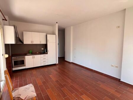 Shitje apartamenti