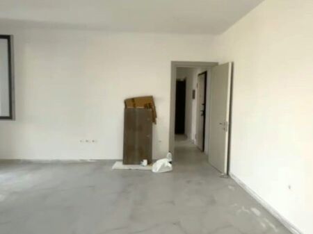 Ne zonen e Rruges Jordan Misja jepet me qera apartament 2+1+2, bosh 65,000Leke