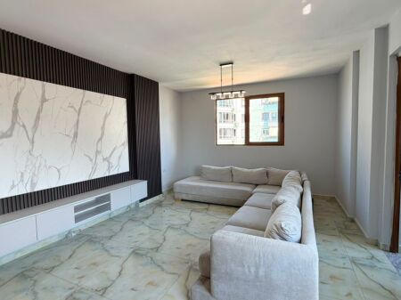 Shitet apartament 2+1 tek Rruga Ali Demi , prane Kompleksit Grand  ! 165k euro !