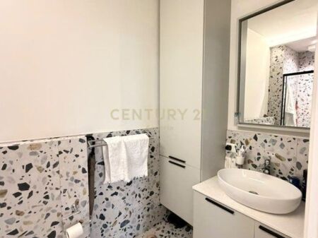 🏡 Apartament Modern për Shitje në Myslym Shyri – Vendndodhje Premium në Zemër të Tiranës