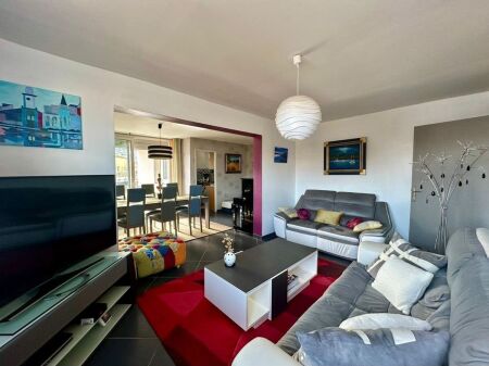 Astir, 2+1 apartment for rent.