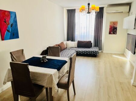 Jepet me qira Apartament 2+1  Kompleksi "KONTAKT" 21 Dhjetori, ish klubi Partizani