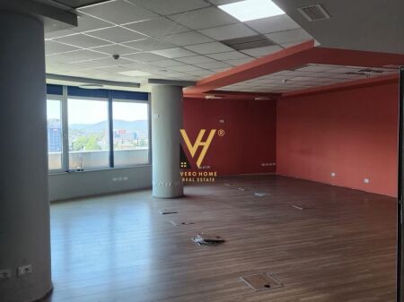 OFFICE 230 M2 FOR RENT ON KAVAJA STREET 260,000 LEKE