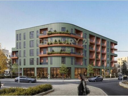 Locale commerciale al piano terra fronte strada principale a Paskuqan! 191.250 €