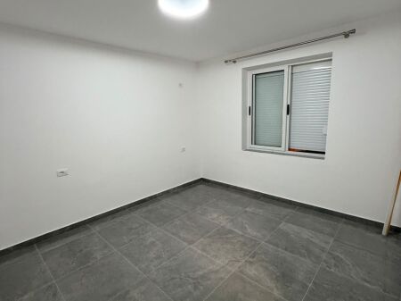 Zyre me Qira Kombinat Tirane