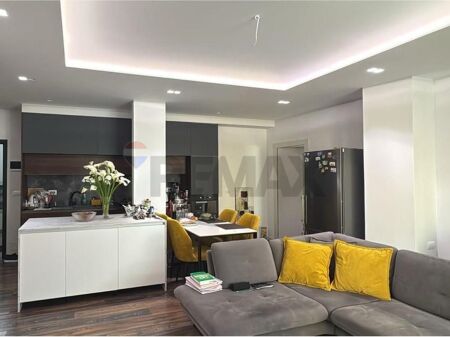 Apartament Elegant 2+1 per shitje prane qendres