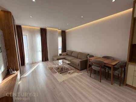 JEPET ME QIRA APARTAMENT 1+1, ZOGU I ZI! 750 € /Muaj 70,000 Lekë /Muaj