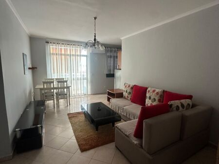 Apartament 1+1 me Qira Ish Ekspozita Tirane