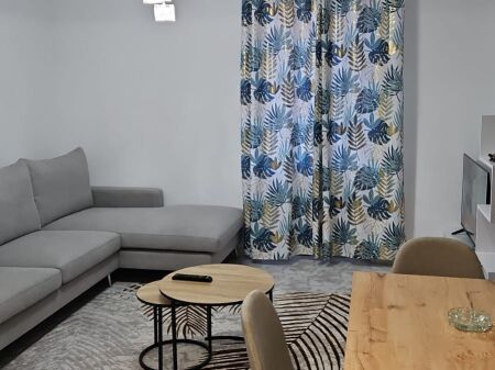 Jepet apartament me qera 1+1