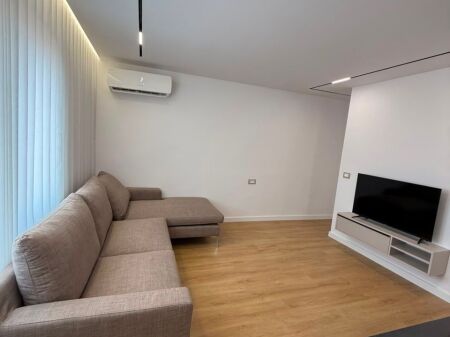 Shitet Apartament 1+1 me Ballkon, SPAK, Stacioni i Trenit