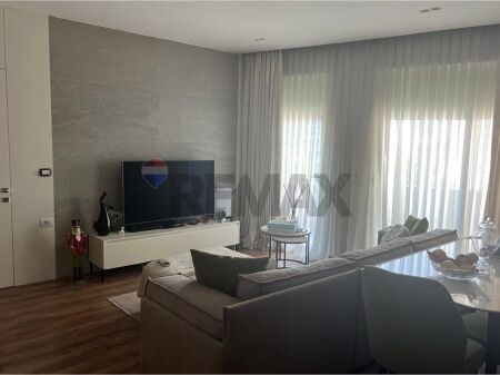 Apartament Luksoz 1+1 në shitje ne Qender