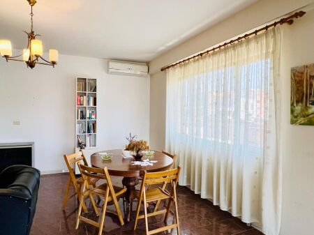 APARTAMENT 3+1+2 ME QIRA, GARDA (Banim ose Zyra)