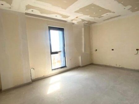 Apartament /Zyre 3+1+2+ Verande per qira Bulevardi i Ri , Kompleksi Ndregjoni