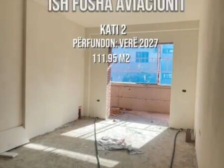 Shitet apartament 2+1+2 tek ish Fusha e Aviacionit ! cmimi ne leke !