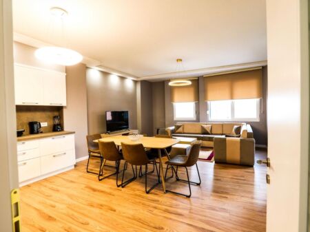 🏡 MODERN APARTMENT 2+1+2 FOR RENT – CENTER 📍 Opposite Toptani 🏢 7th floor | New building with elevator 🛋️ Furnished 💶 1,200€/month