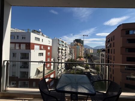 SHITET APARTAMENT 2+1+2 TEK RRUGA E KOSOVAREVE!