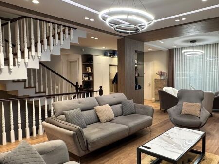 🏡✨ VILLA SU 3 PIANI IN VENDITA | LUNDËR – VICINO A TEG