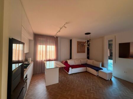 Apartament 2+1 per qera ne Shkoze !