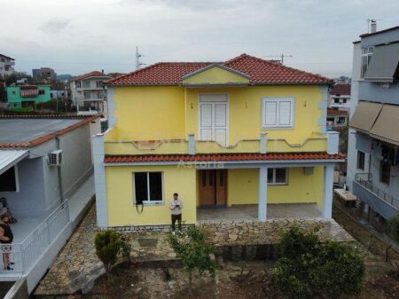 Shtëpi Private 2-Katëshe me 400 m² Truall për Shitje në Selitë